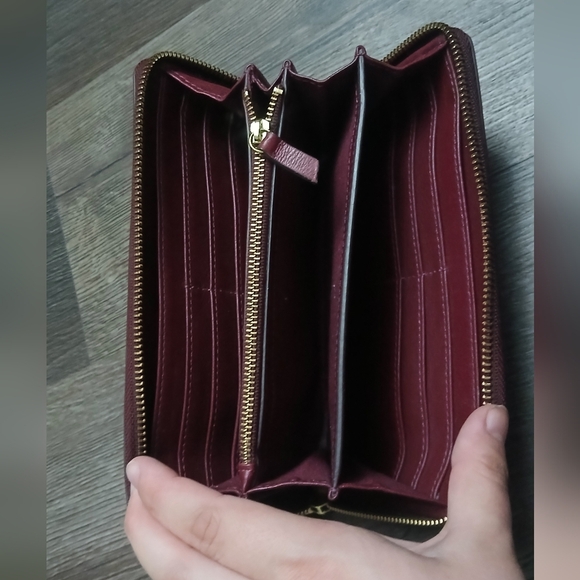 Fossil Burgandy Red Wine Wallet - Picture 8 of 8